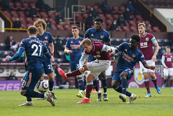 转会费和薪 转会费和薪