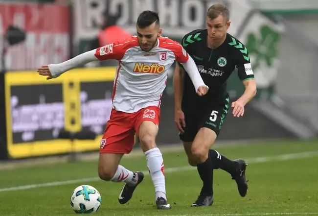 以使年轻球 以使年轻球